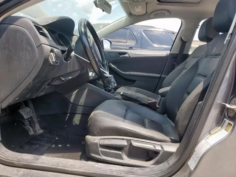 2017 VOLKSWAGEN JETTA SE  