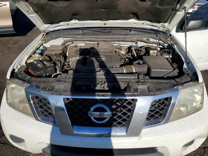 2015 NISSAN FRONTIER SV V6  