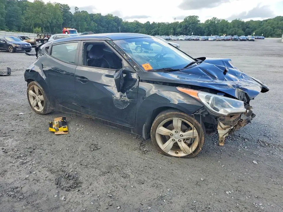 2013 HYUNDAI VELOSTER BASE  
