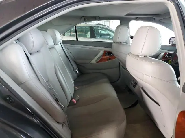 2010 TOYOTA CAMRY SE  