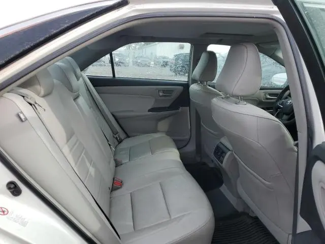 2016 TOYOTA CAMRY LE  