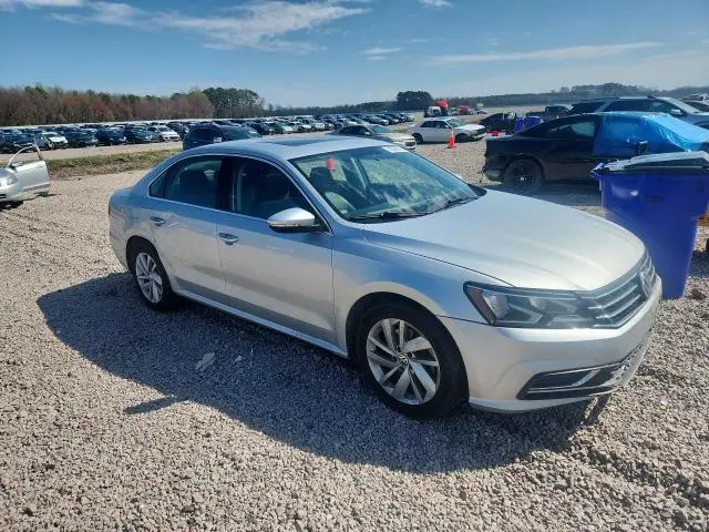 2018 VOLKSWAGEN PASSAT SE  