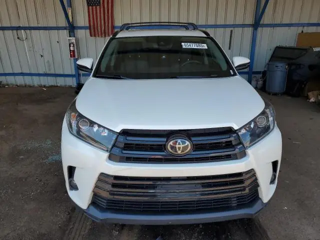 2019 TOYOTA HIGHLANDER SE  