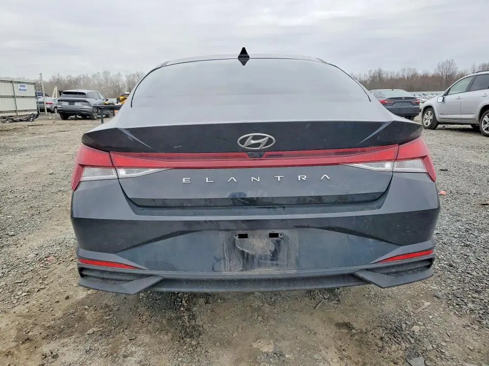 2022 HYUNDAI ELANTRA SEL  