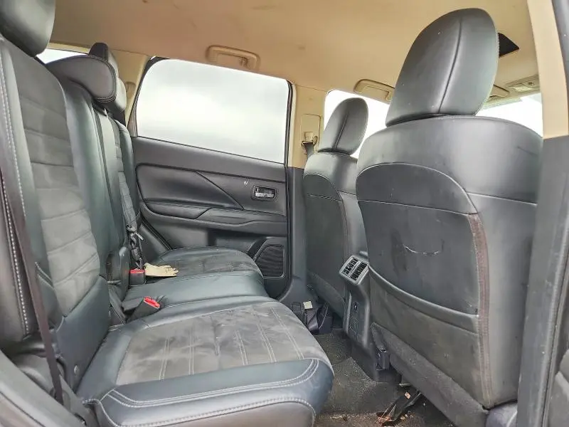 2019 MITSUBISHI OUTLANDER   