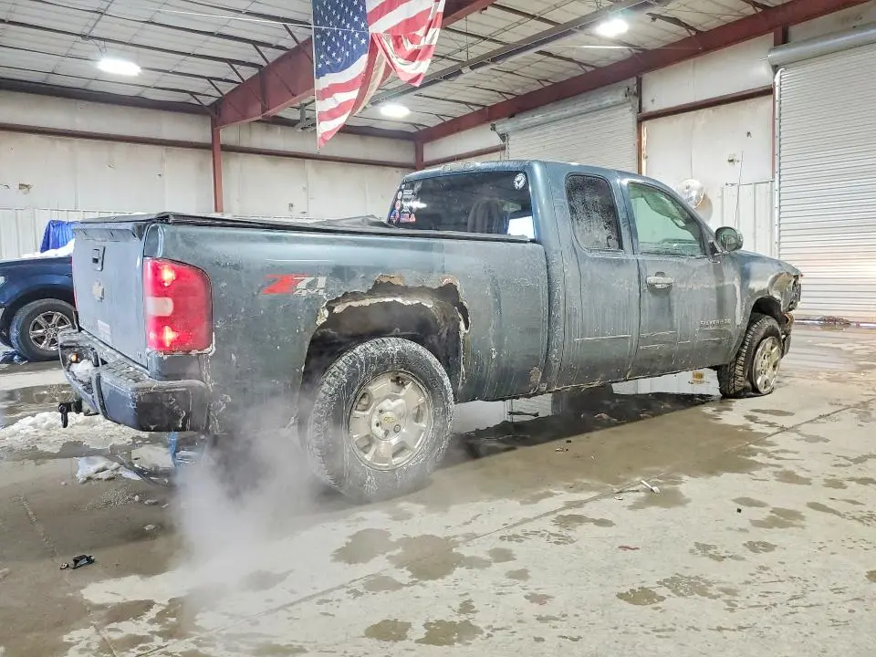 2011 CHEVROLET SILVERADO K1500 LT  