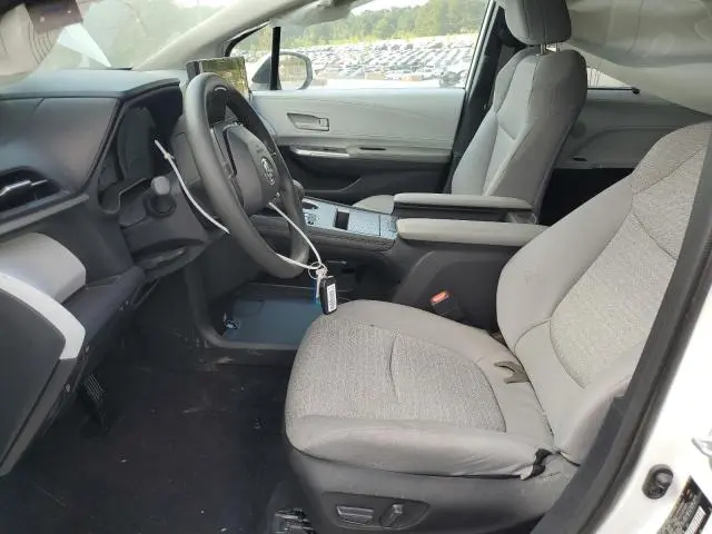 2025 TOYOTA SIENNA LE