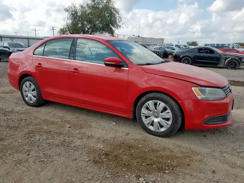 2013 VOLKSWAGEN JETTA SE  