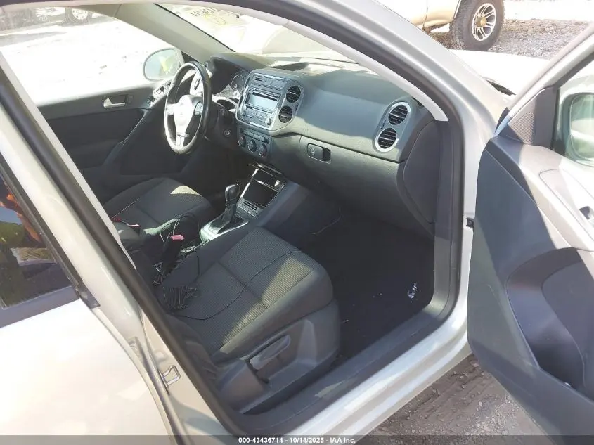 2013 VOLKSWAGEN TIGUAN S