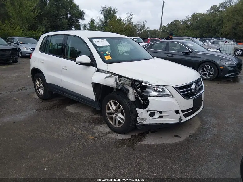 2011 VOLKSWAGEN TIGUAN S