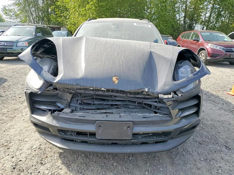 2019 PORSCHE MACAN   