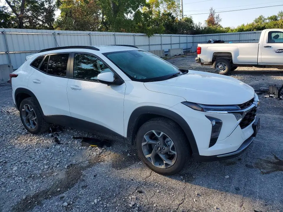 2025 CHEVROLET TRAX LT   