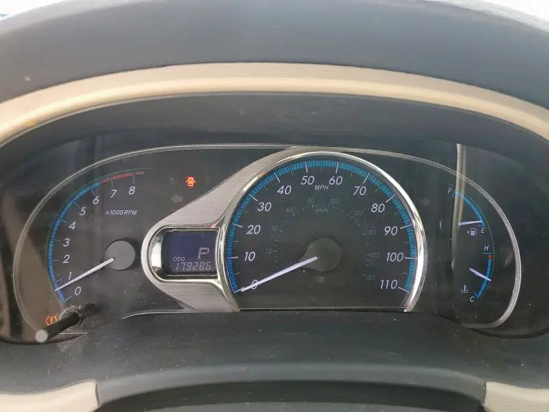 2013 TOYOTA SIENNA XLE  