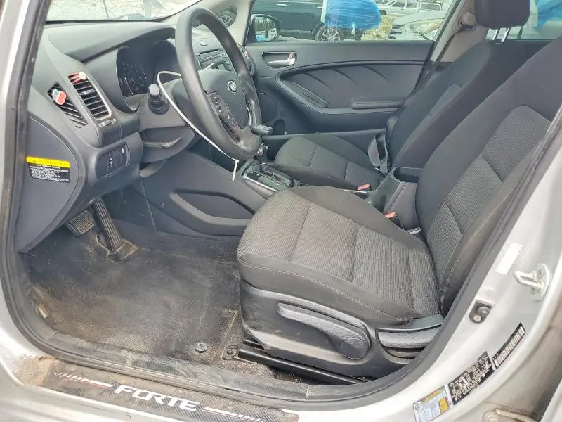 2017 KIA FORTE LX  