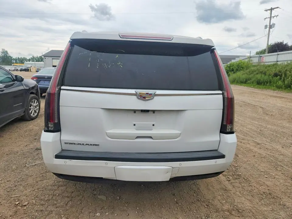 2017 CADILLAC ESCALADE 4WD LUXURY