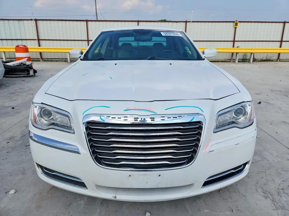 2013 CHRYSLER 300   