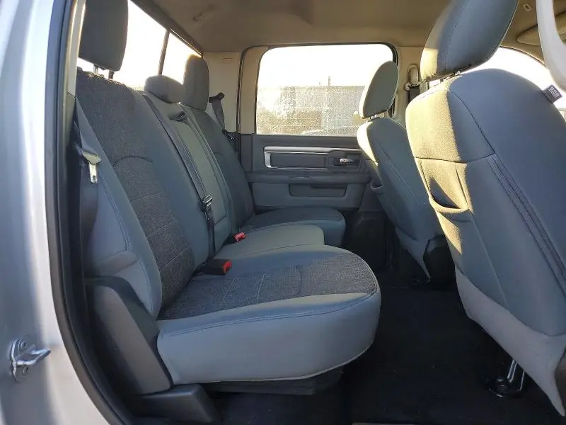 2018 RAM 1500 SLT  