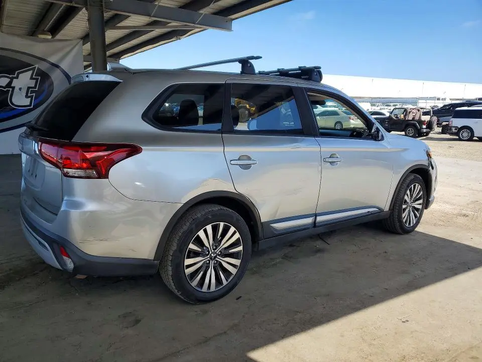 2020 MITSUBISHI OUTLANDER SE  