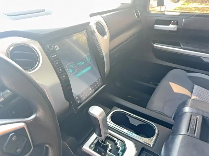 2016 TOYOTA TUNDRA CREWMAX SR5  
