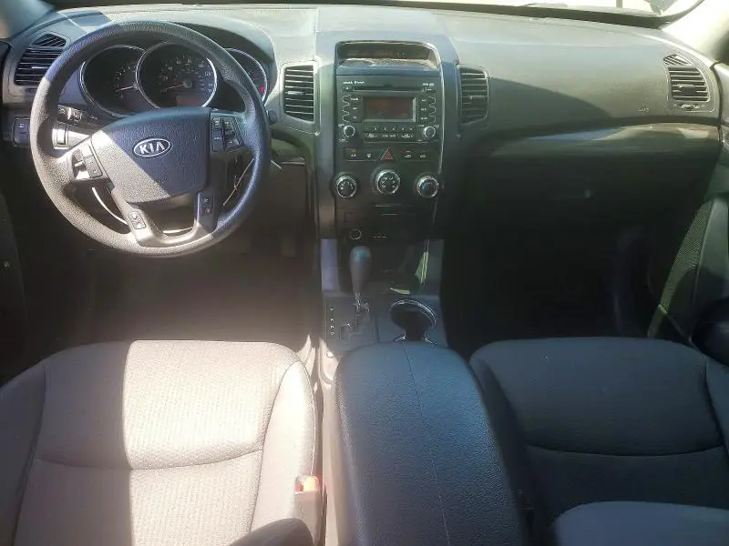 2013 KIA SORENTO LX  