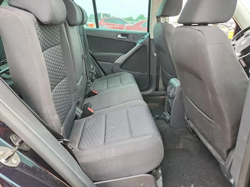 2010 VOLKSWAGEN TIGUAN SE  