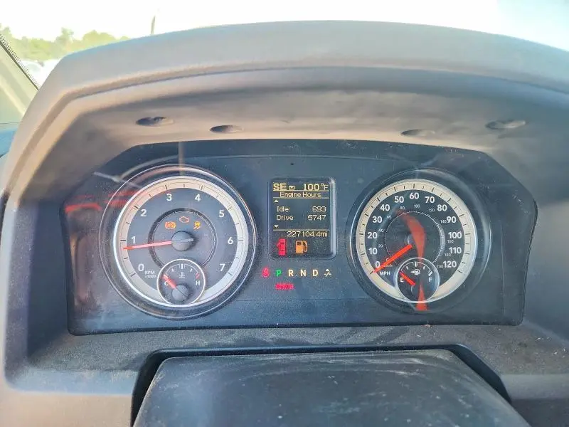 2015 RAM 1500 SLT  
