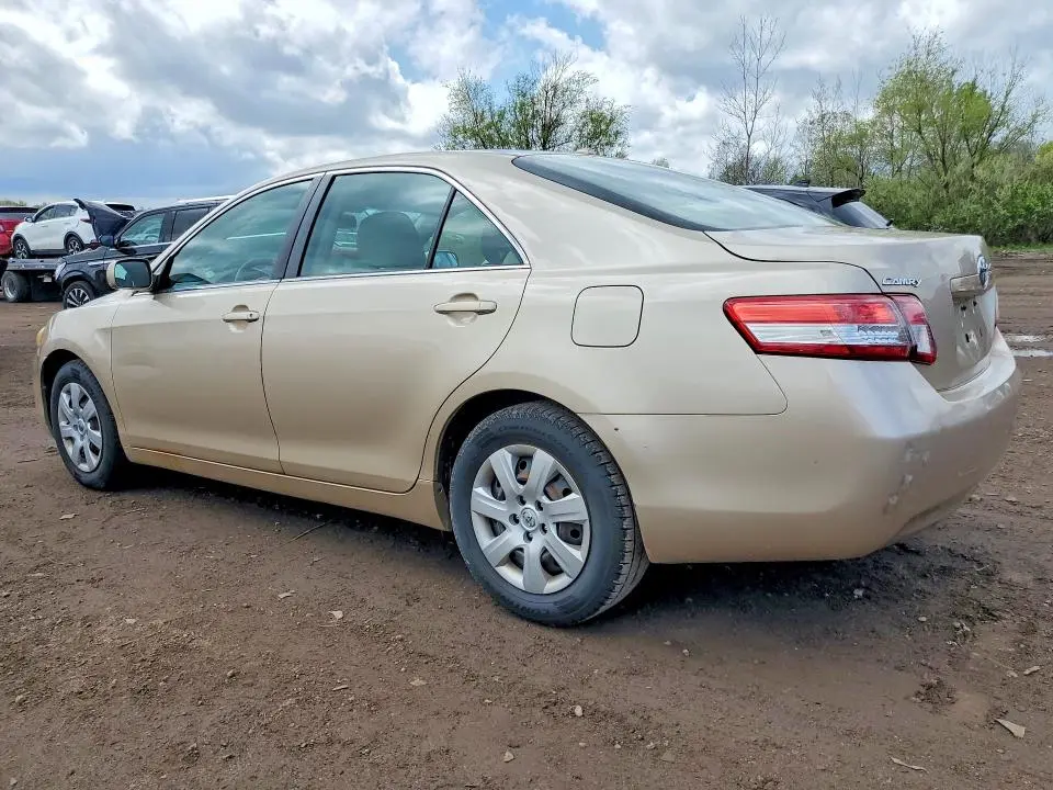 2010 TOYOTA CAMRY LE  