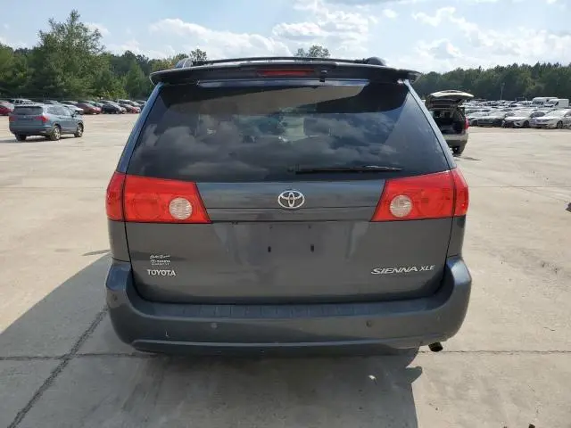 2010 TOYOTA SIENNA XLE  