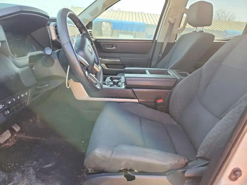 2022 TOYOTA TUNDRA SR5  