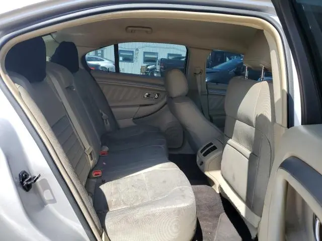 2017 FORD TAURUS SE  