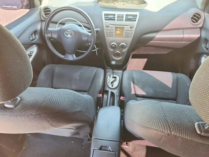 2010 TOYOTA YARIS BASE  