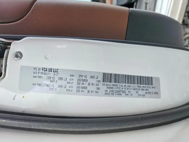 2017 CHRYSLER PACIFICA LIMITED  
