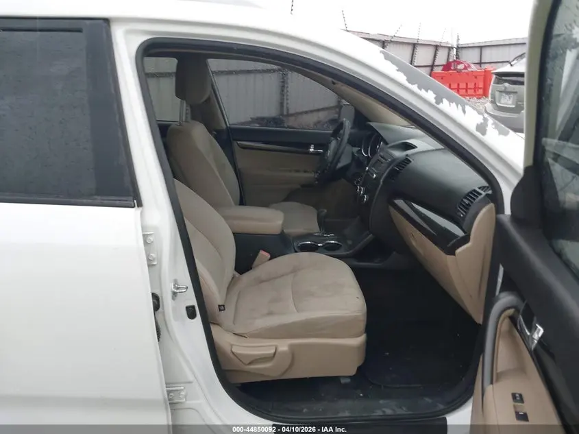 2013 KIA SORENTO LX V6