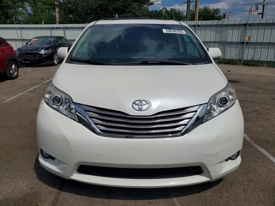2015 TOYOTA SIENNA XLE 8-PASSENGER  