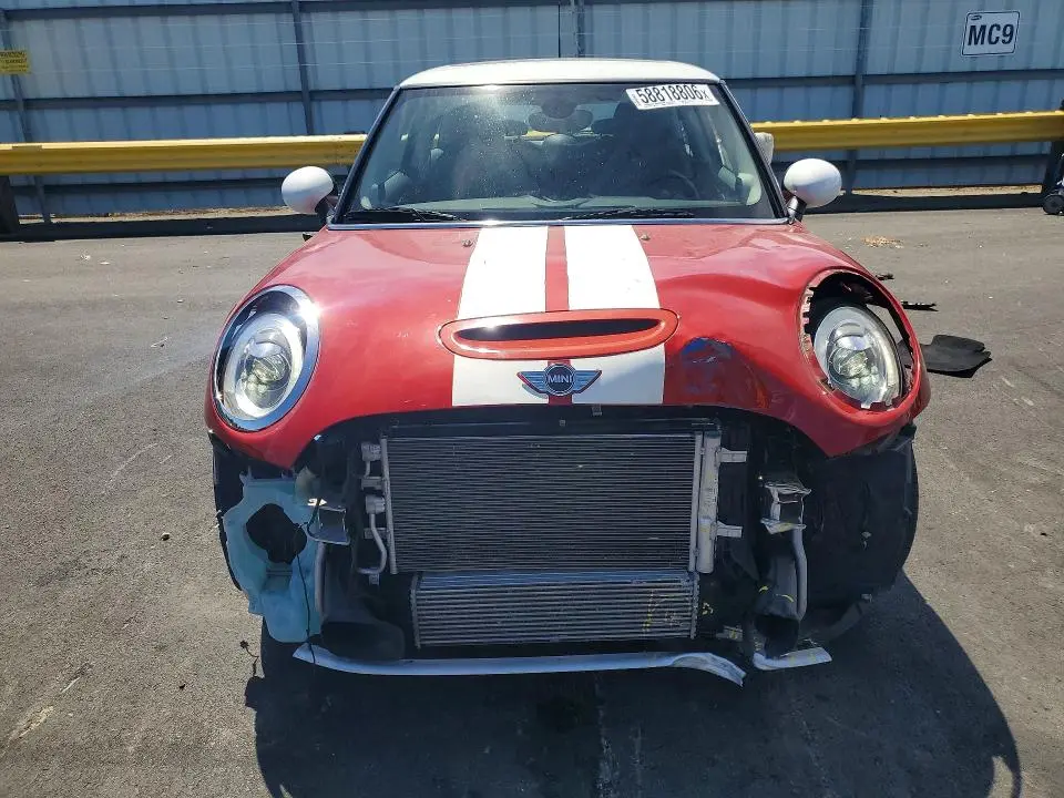 2018 MINI COOPER S  