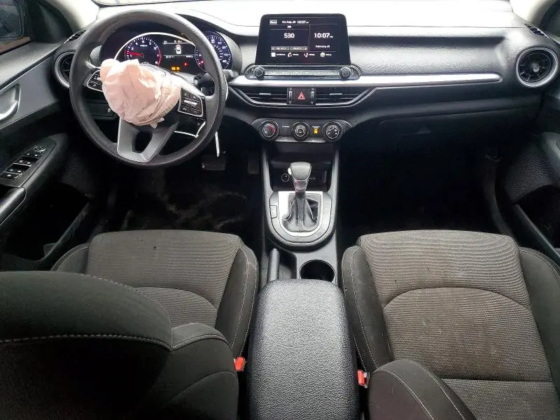 2023 KIA FORTE LX  