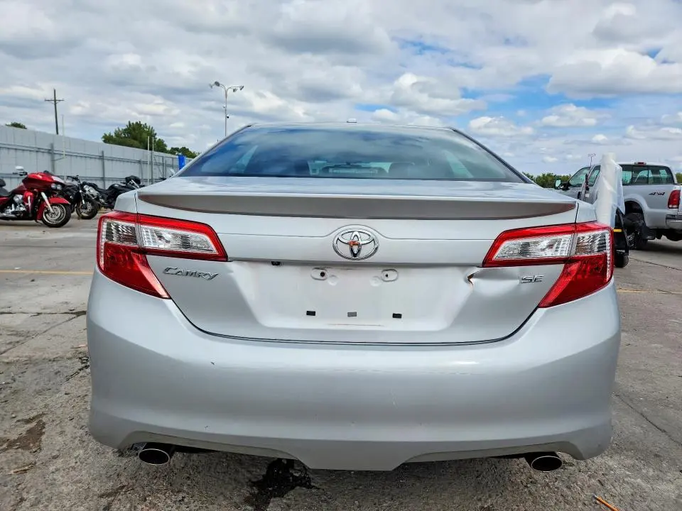 2013 TOYOTA CAMRY SE V6  