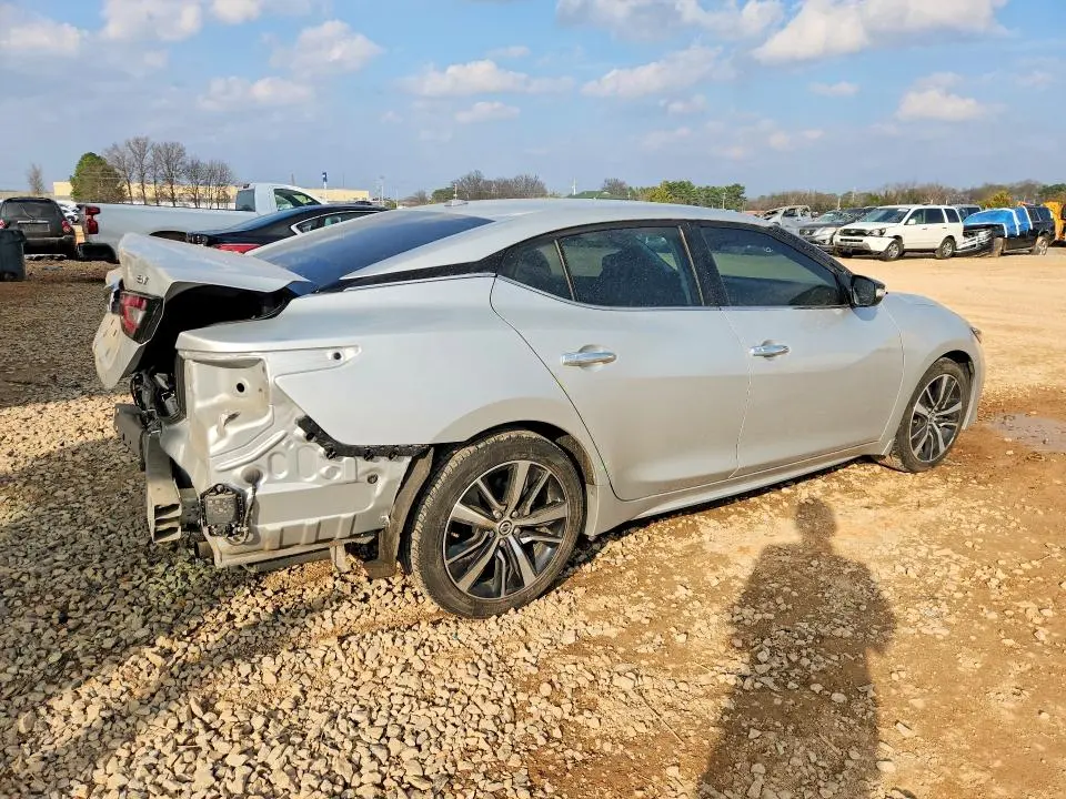 2021 NISSAN MAXIMA SV  