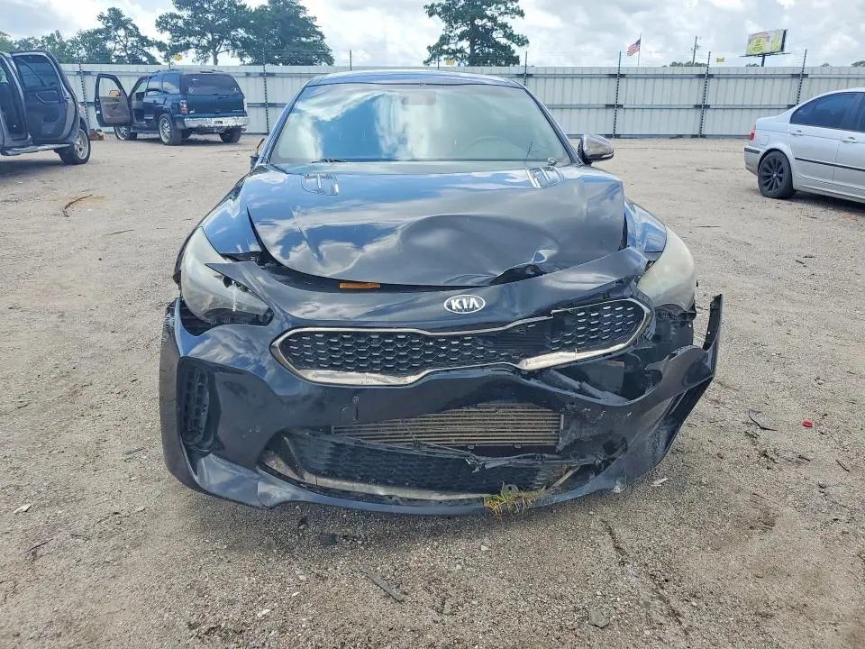 2018 KIA STINGER GT1  