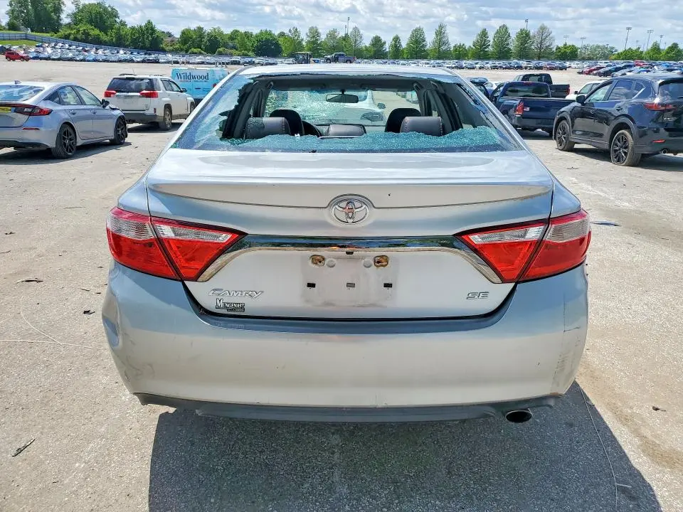2017 TOYOTA CAMRY SE  