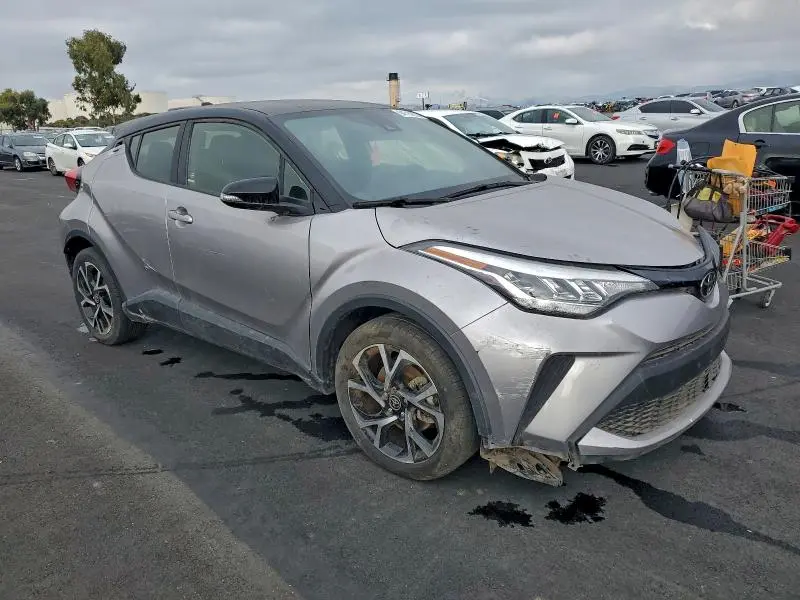 2020 TOYOTA C-HR XLE  