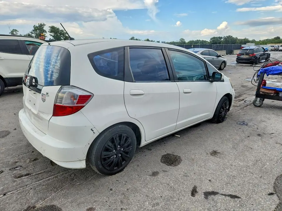 2013 HONDA FIT   