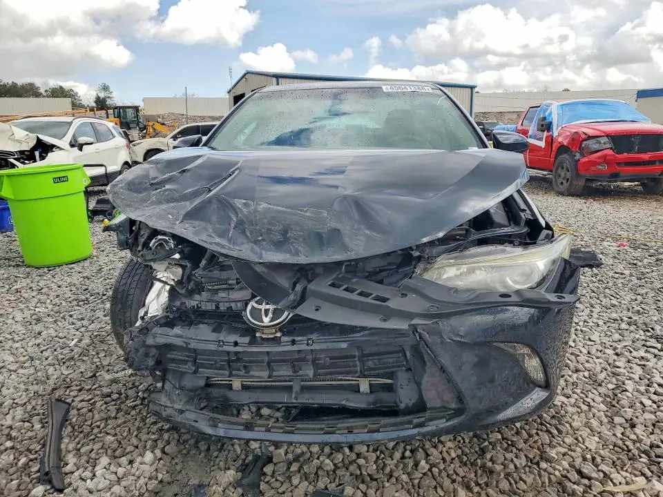 2015 TOYOTA CAMRY SE  