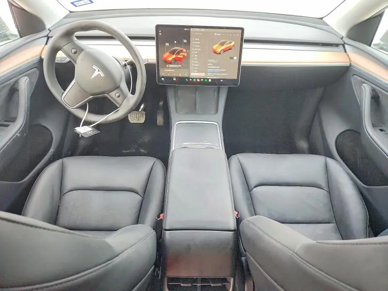 2025 TESLA MODEL Y   