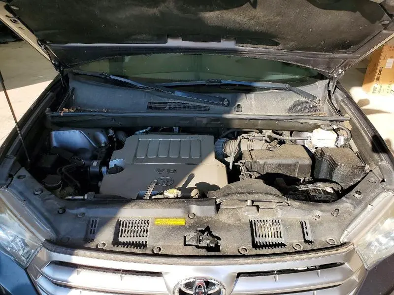 2013 TOYOTA HIGHLANDER LIMITED  