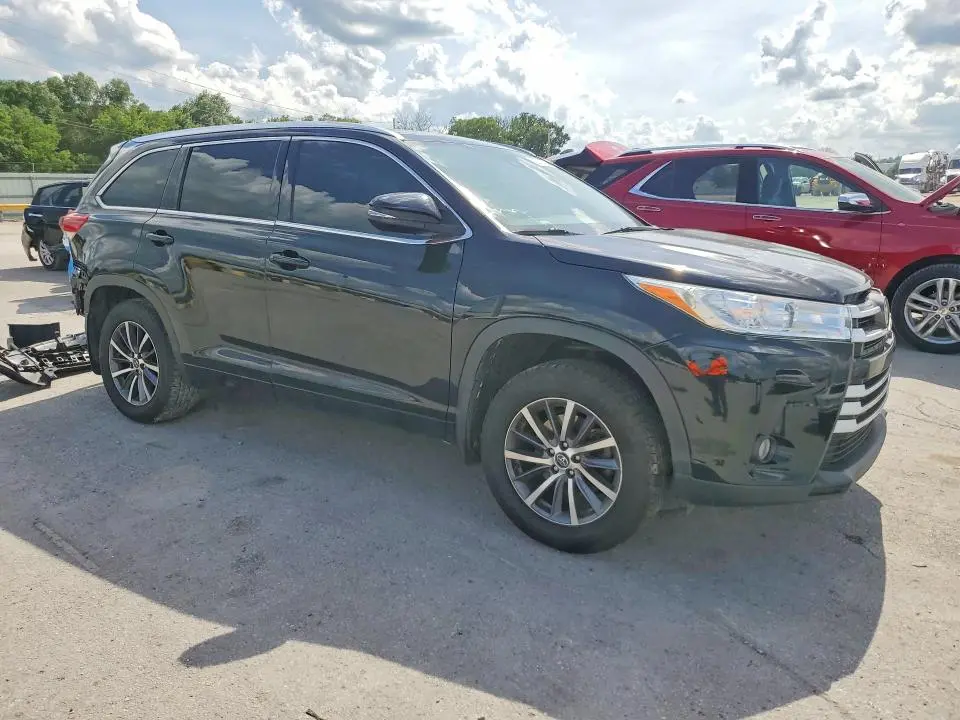 2017 TOYOTA HIGHLANDER XLE  