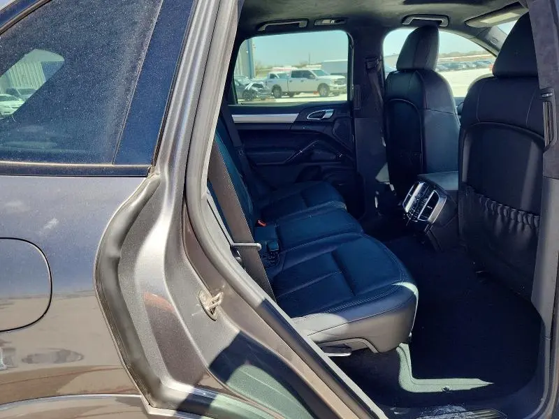 2013 PORSCHE CAYENNE GTS  
