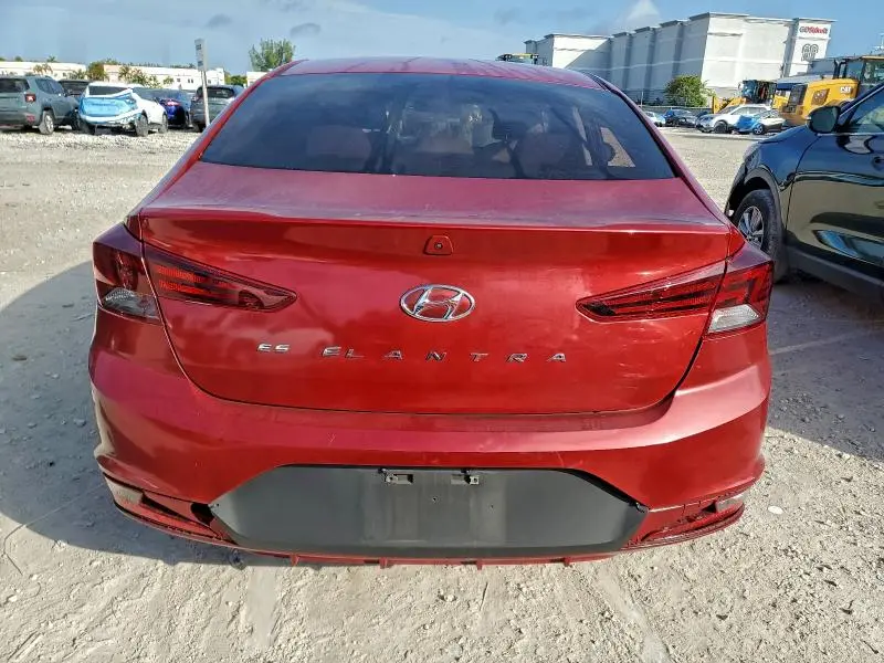 2020 HYUNDAI ELANTRA SE  