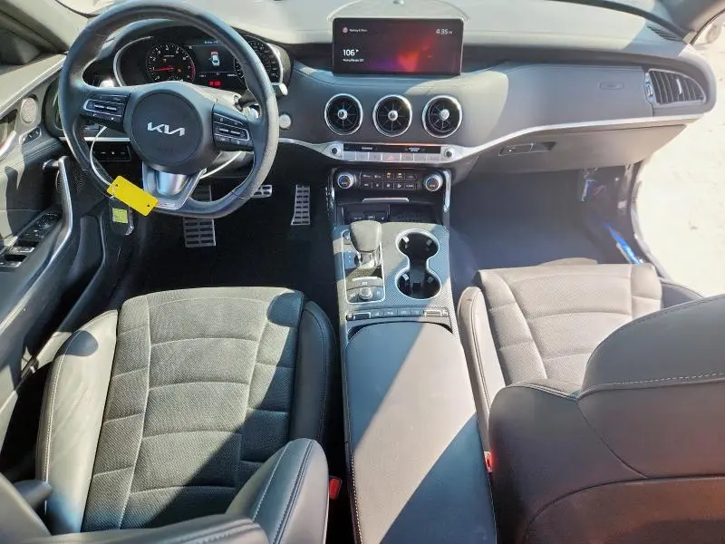 2022 KIA STINGER GT2  