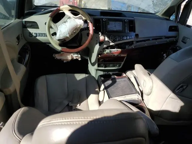 2013 TOYOTA SIENNA XLE  